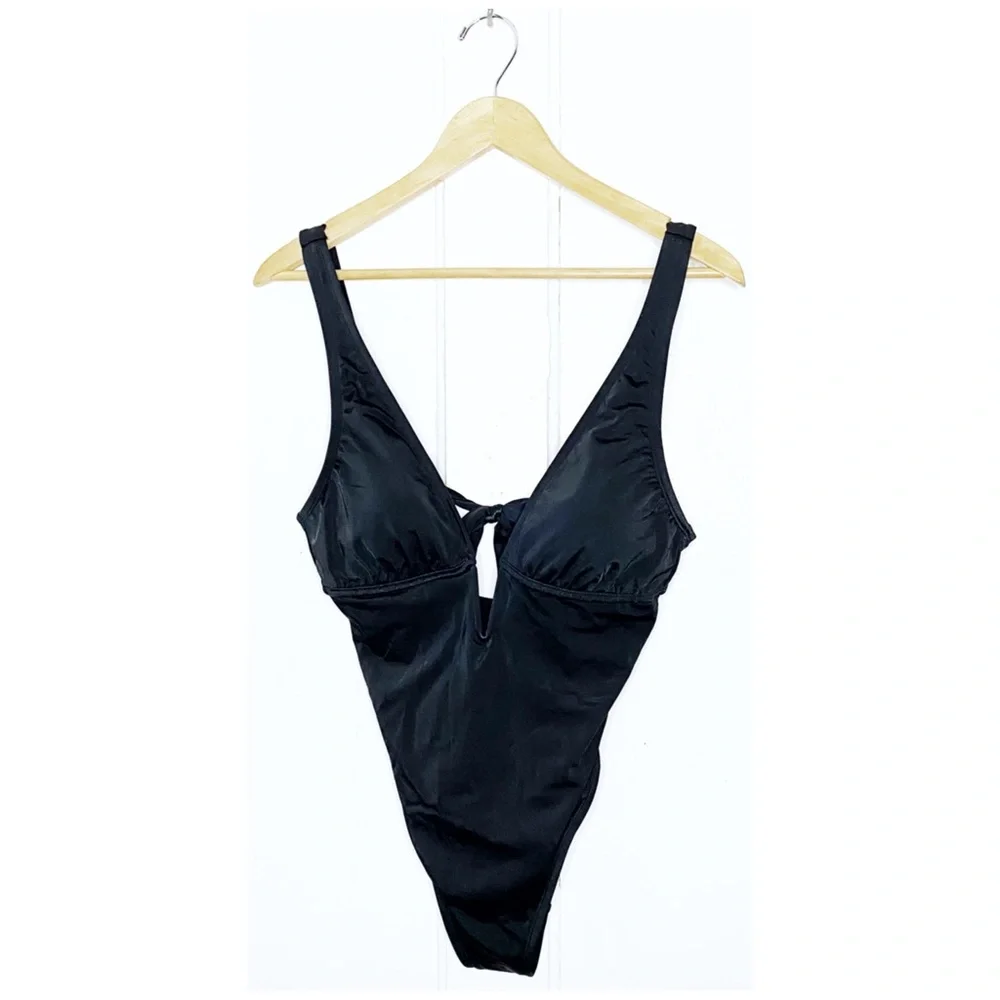 NWT Shade & Shore size M : black plunge full coverage tummy control bow swimsuit